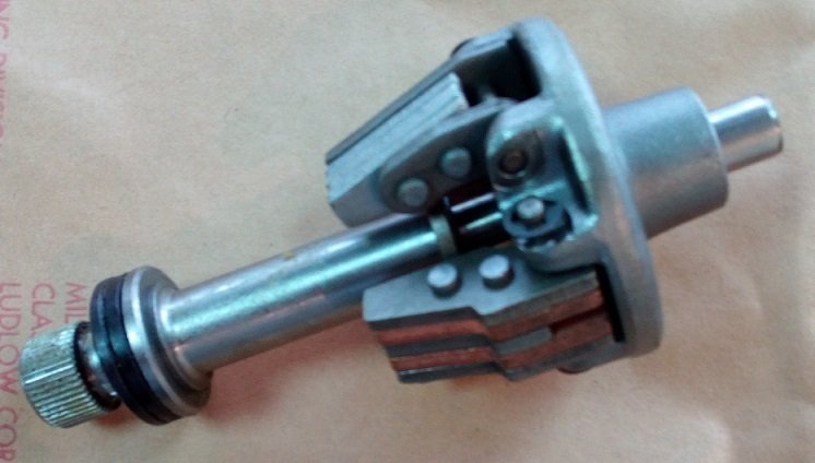 Defenco_SA_-1639.jpg SHAFT AND CARRIER A - NSN:2815-00-921-5372 - Image 1