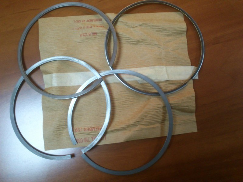 Defenco_SA_-26312.jpg RING SET,PISTON - NSN:2815-00-410-1236 - Image 1