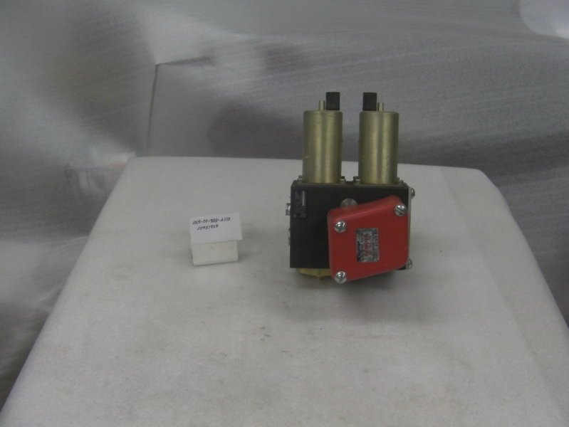 Defenco_SA_-26315.jpg VALVE,LINEAR,DIRECT - NSN:1015-00-933-4113 - Image 1