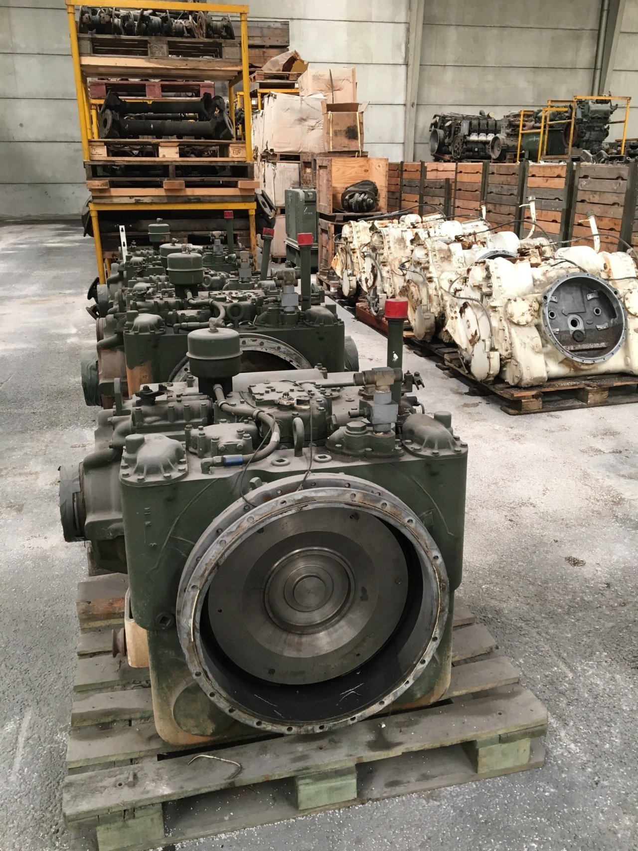 Defenco_SA_-474919-1.jpg TRANSMISSION SUBASSEMBLY,CROSSDR - NSN:2520-00-140-7526 - Image 1